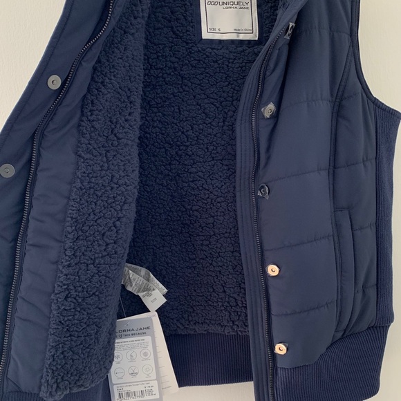 LORNA JANE Ultimate Sleeveless Navy Puffer Vest - Picture 6 of 8
